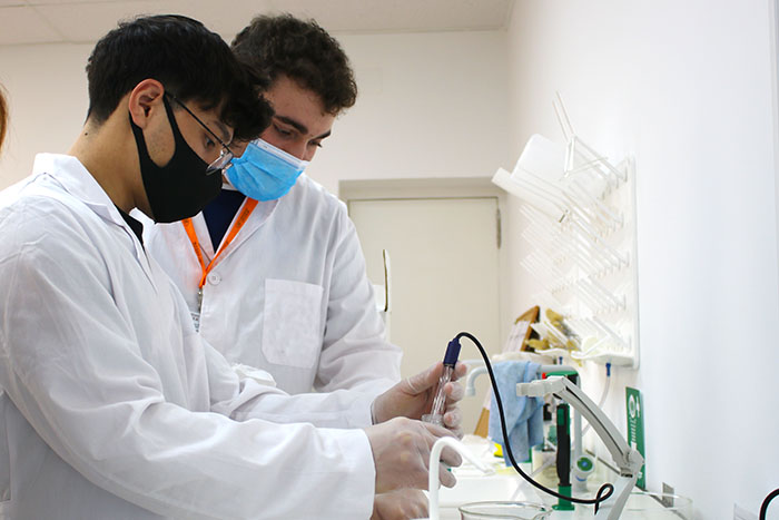 Alumnos del CFGS Anatomía Patológica de Instituto INTER.