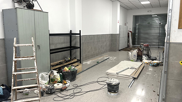 Reformando una nueva aula Instituto INTER, en la calle Vila Barberá de Valencia.