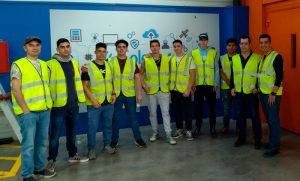 Alumnos de Instituto ÍNTER del curso de electricidad visitan la fábrica Solera.